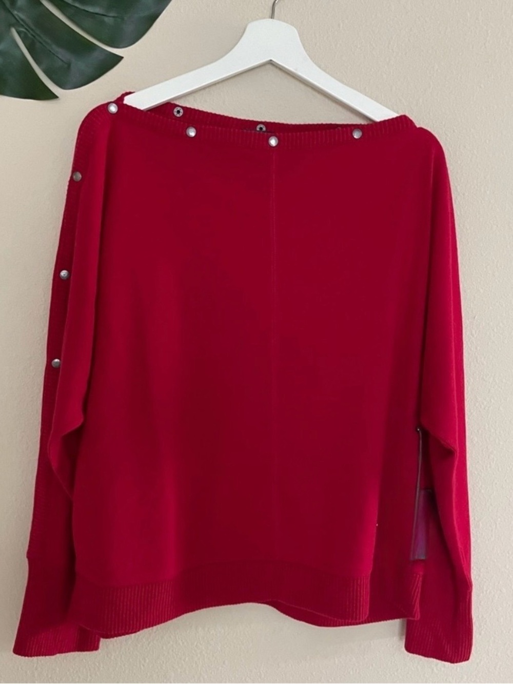 Vince Camuto Red Pearl Button Sweater Women’s L Dolman Sleeve